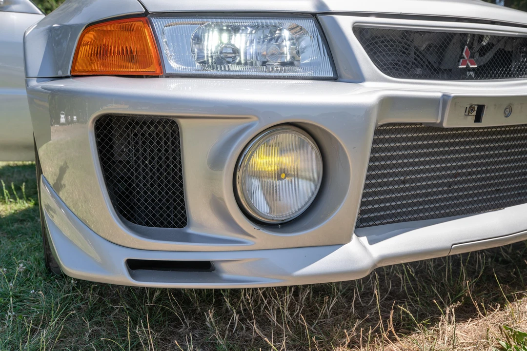 1998 Mitsubishi Lancer Evolution V 6th Gen - Image 15 of 31