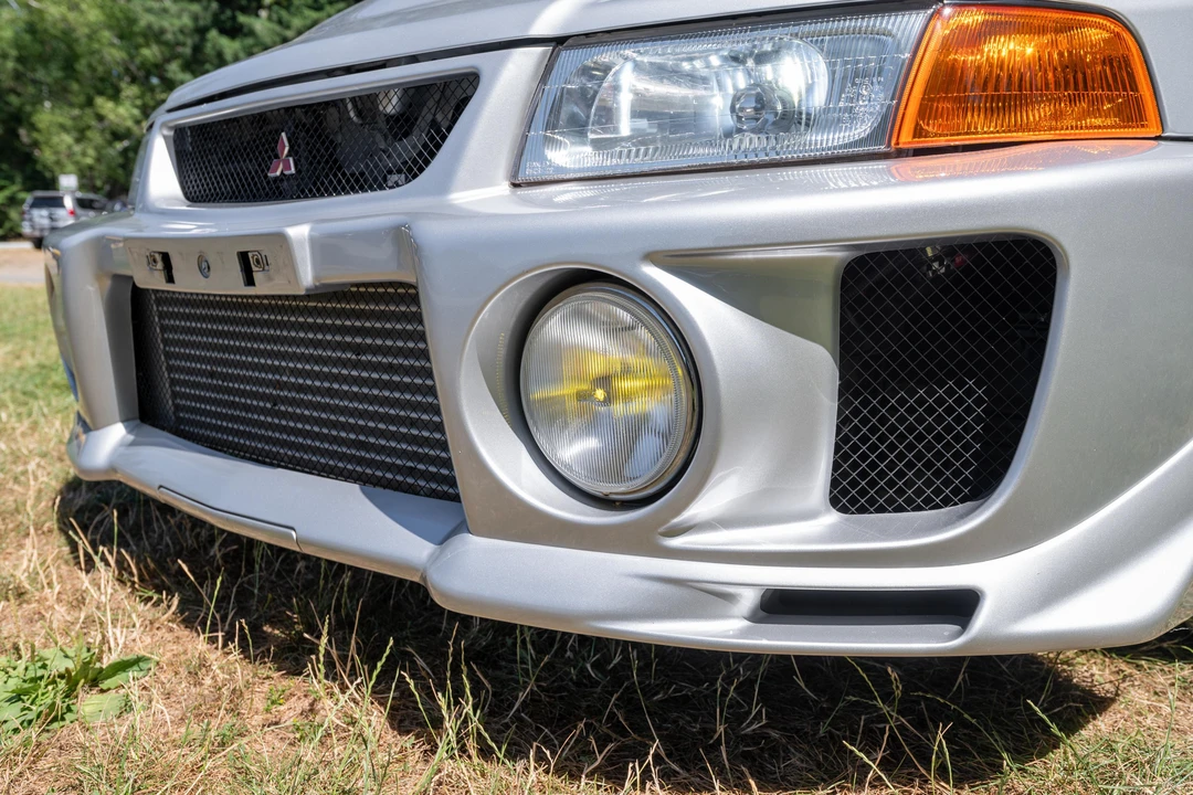 1998 Mitsubishi Lancer Evolution V 6th Gen - Image 16 of 31