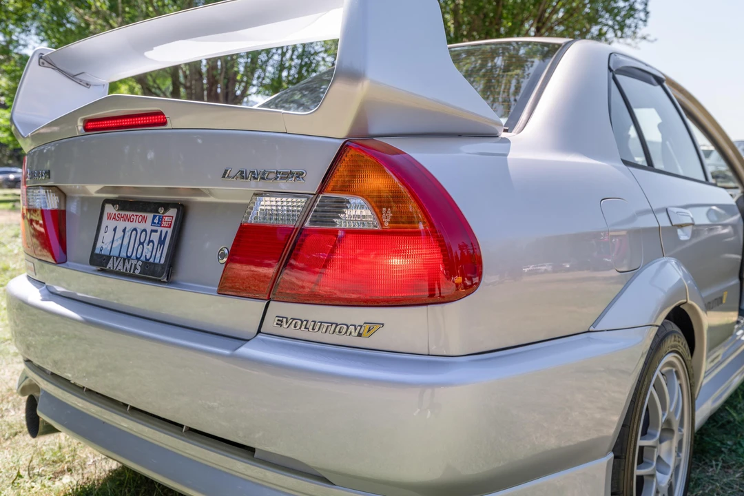1998 Mitsubishi Lancer Evolution V 6th Gen - Image 22 of 31