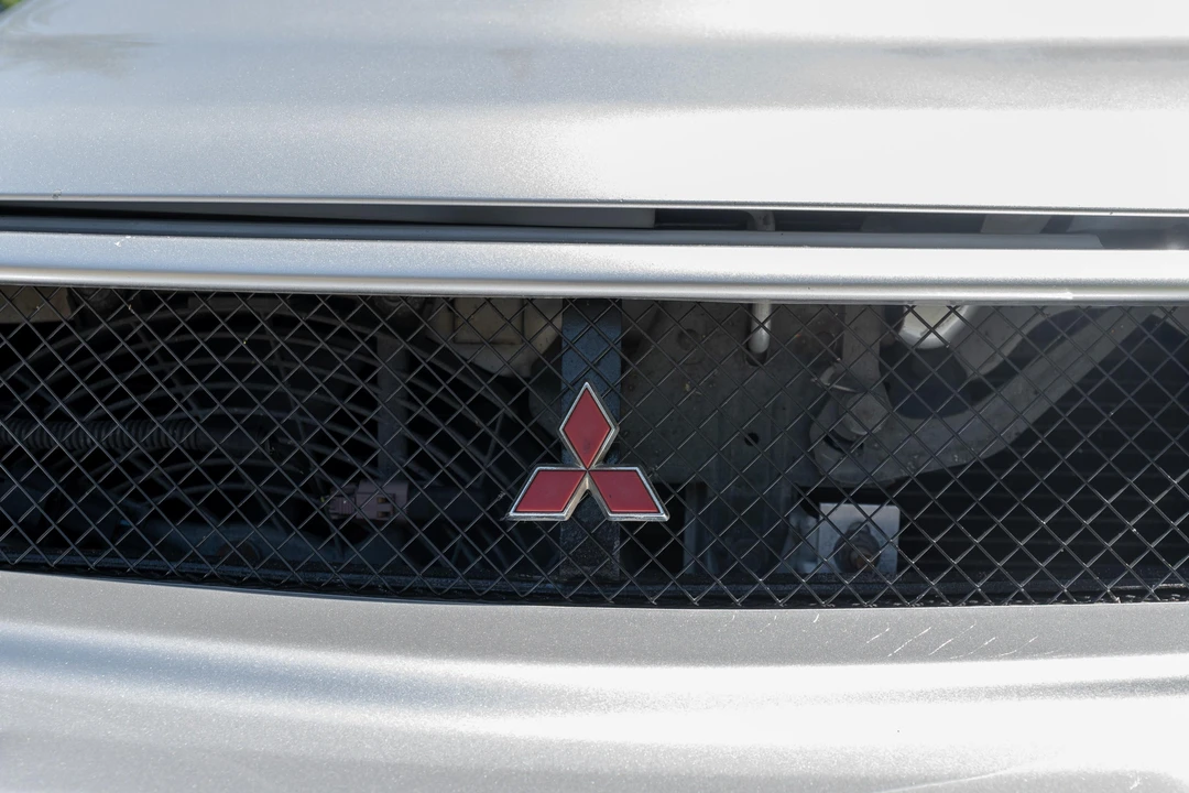 1998 Mitsubishi Lancer Evolution V 6th Gen - Image 29 of 31