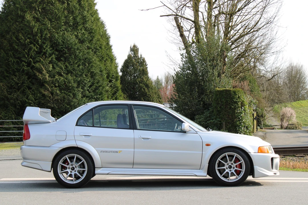1998 Mitsubishi Lancer Evolution V 6th Gen - Image 27 of 31