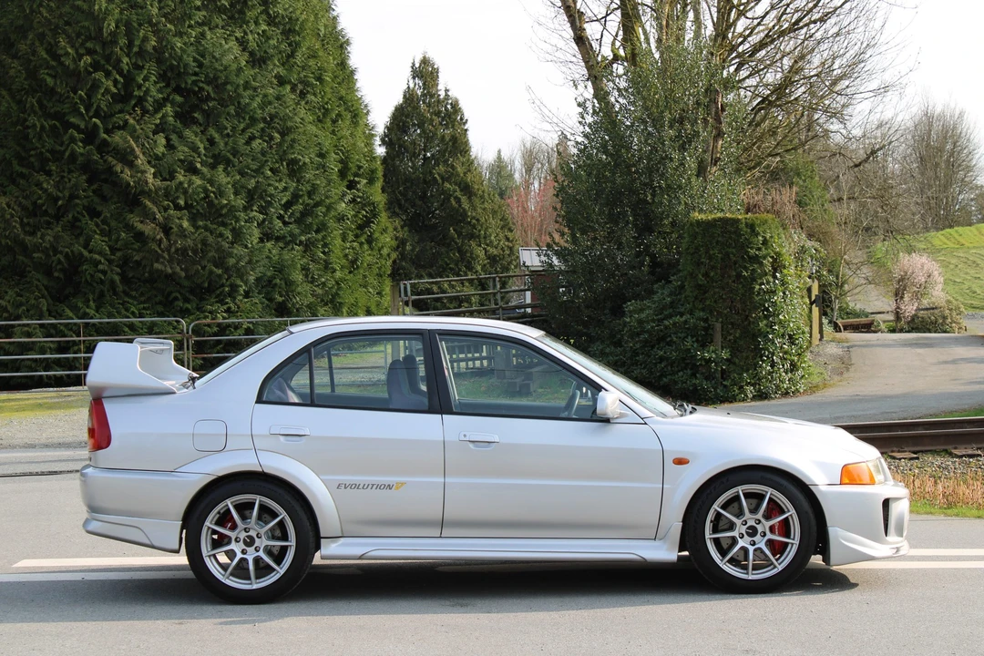 1998 Mitsubishi Lancer Evolution V 6th Gen - Image 28 of 31