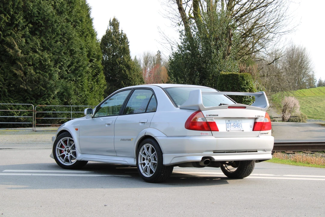 1998 Mitsubishi Lancer Evolution V 6th Gen - Image 14 of 31