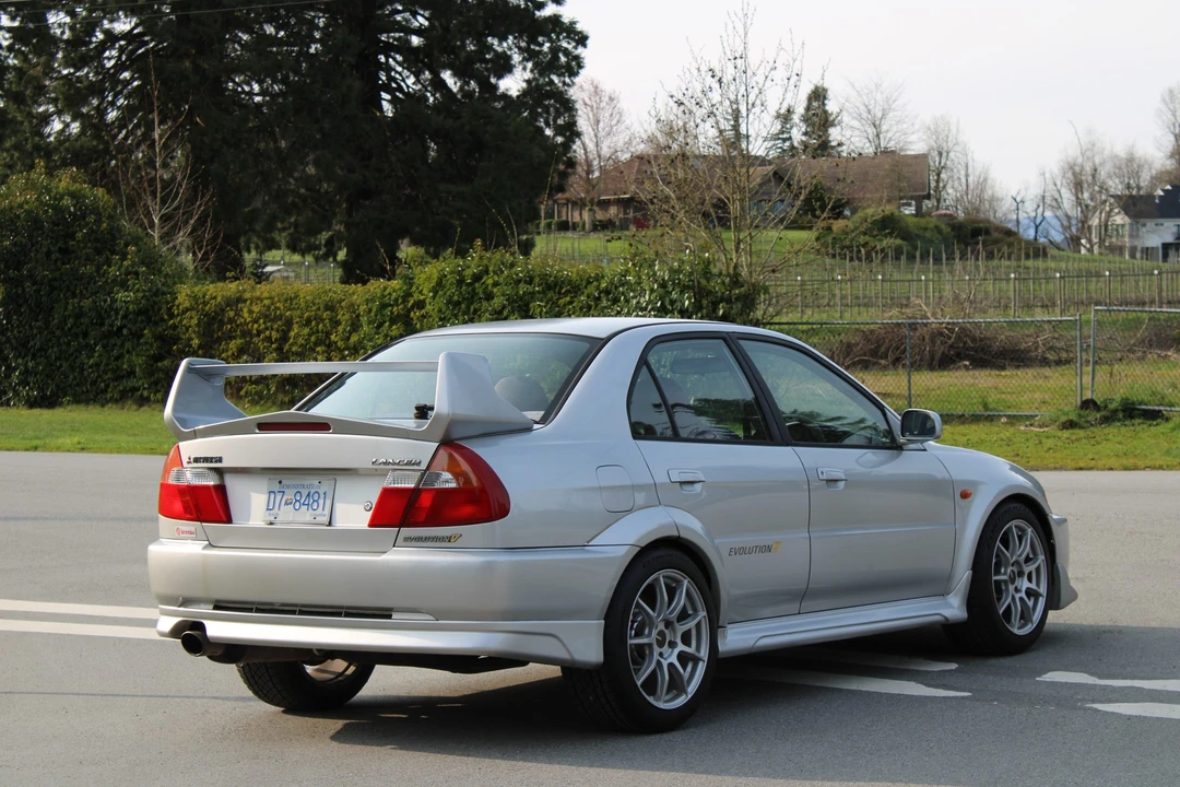1998 Mitsubishi Lancer Evolution V 6th Gen - Image 24 of 31