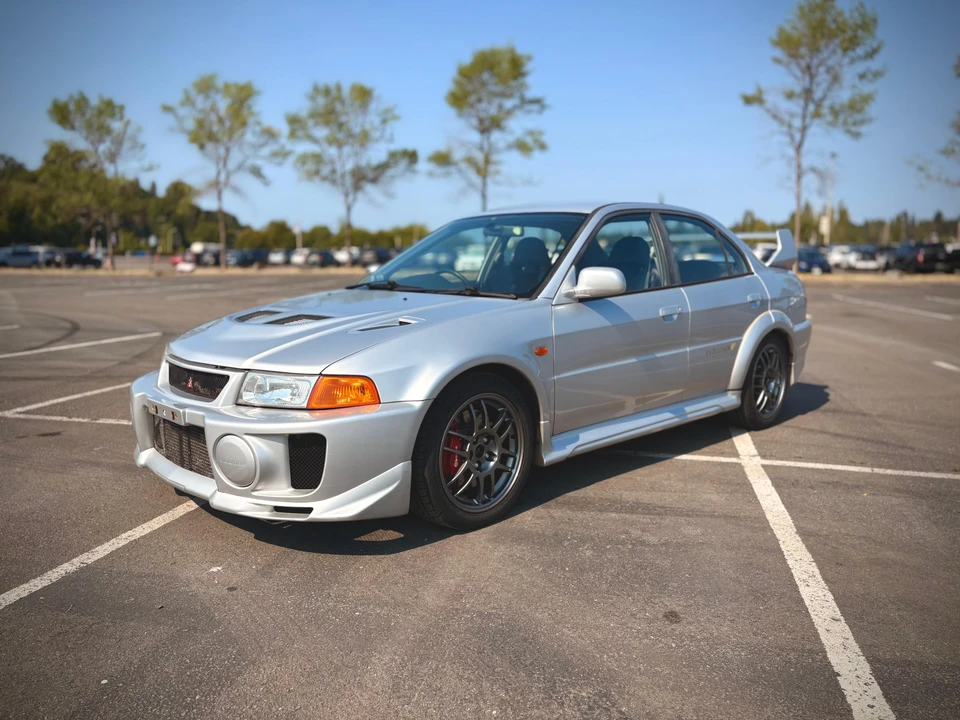 1998 Mitsubishi Lancer Evolution V 6th Gen - Image 9 of 31