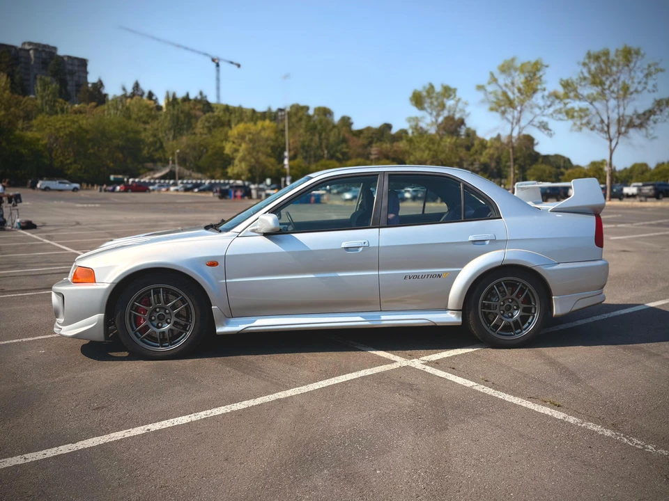 1998 Mitsubishi Lancer Evolution V 6th Gen - Image 10 of 31