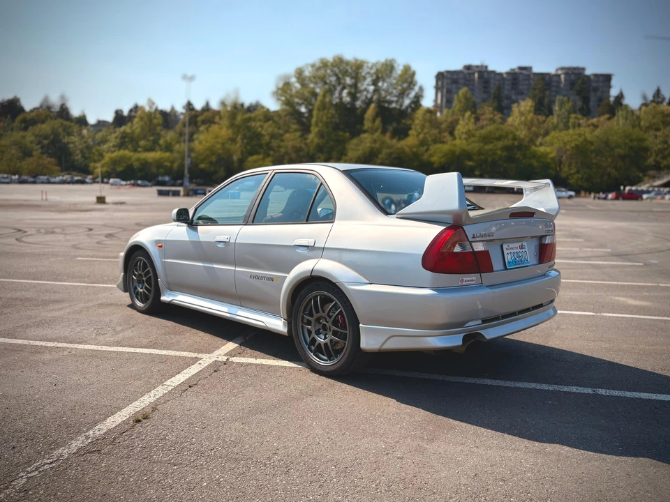 1998 Mitsubishi Lancer Evolution V 6th Gen - Image 13 of 31
