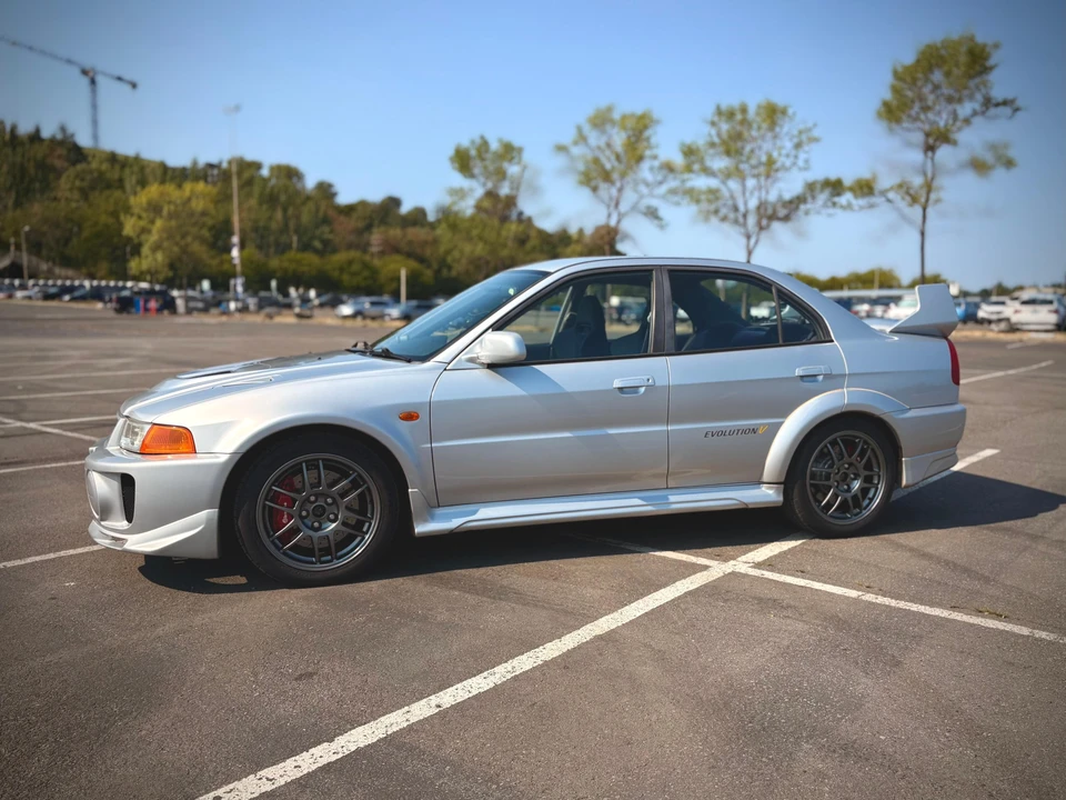 1998 Mitsubishi Lancer Evolution V 6th Gen - Image 8 of 31