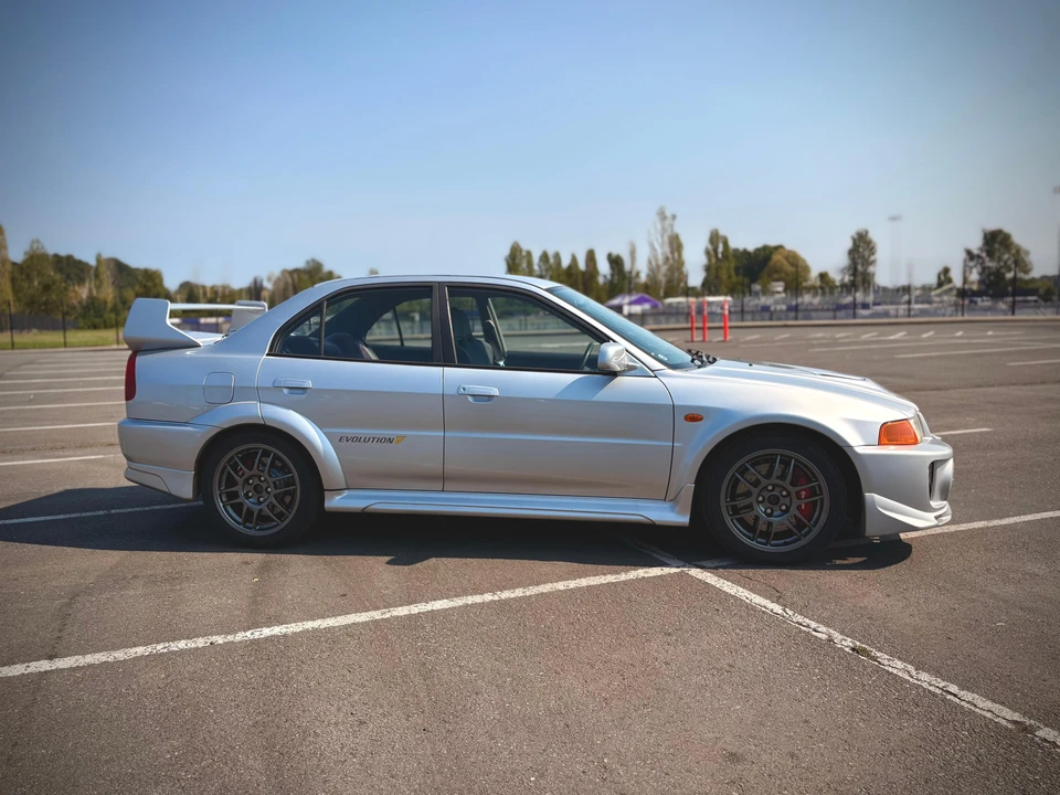 1998 Mitsubishi Lancer Evolution V 6th Gen - Image 19 of 31