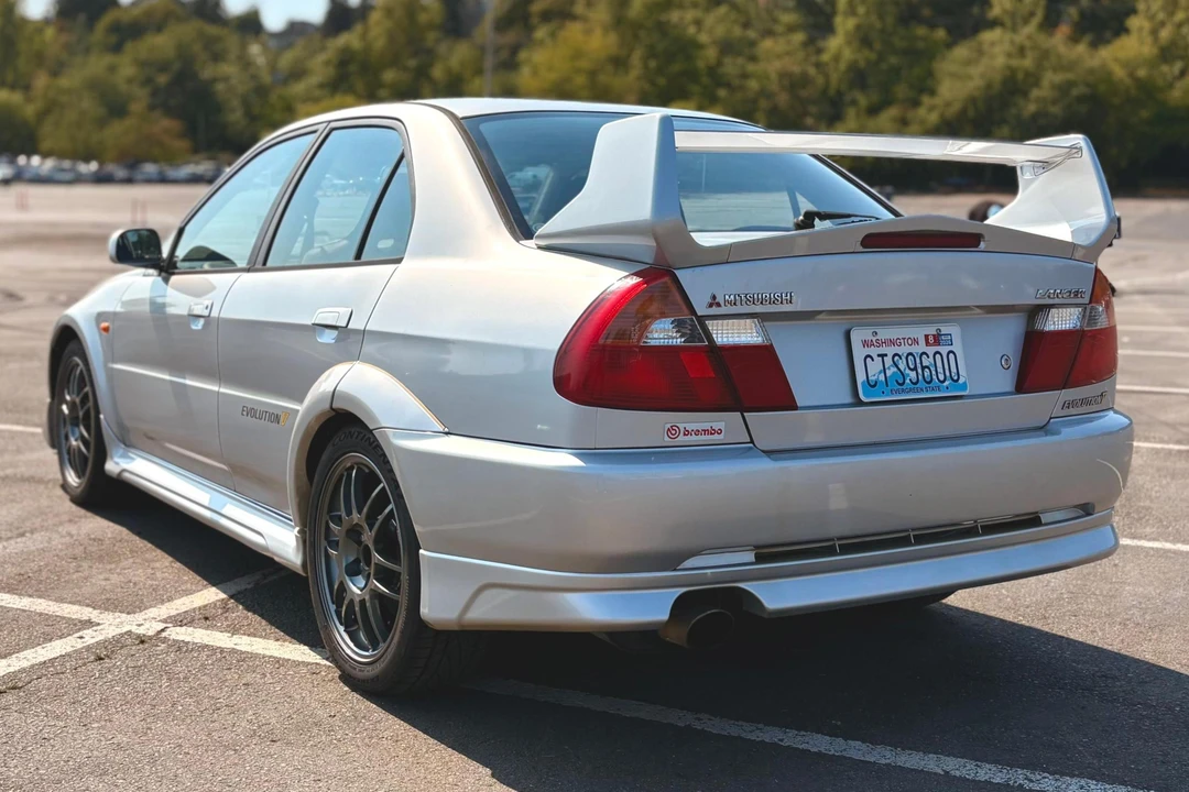 1998 Mitsubishi Lancer Evolution V 6th Gen - Image 4 of 31