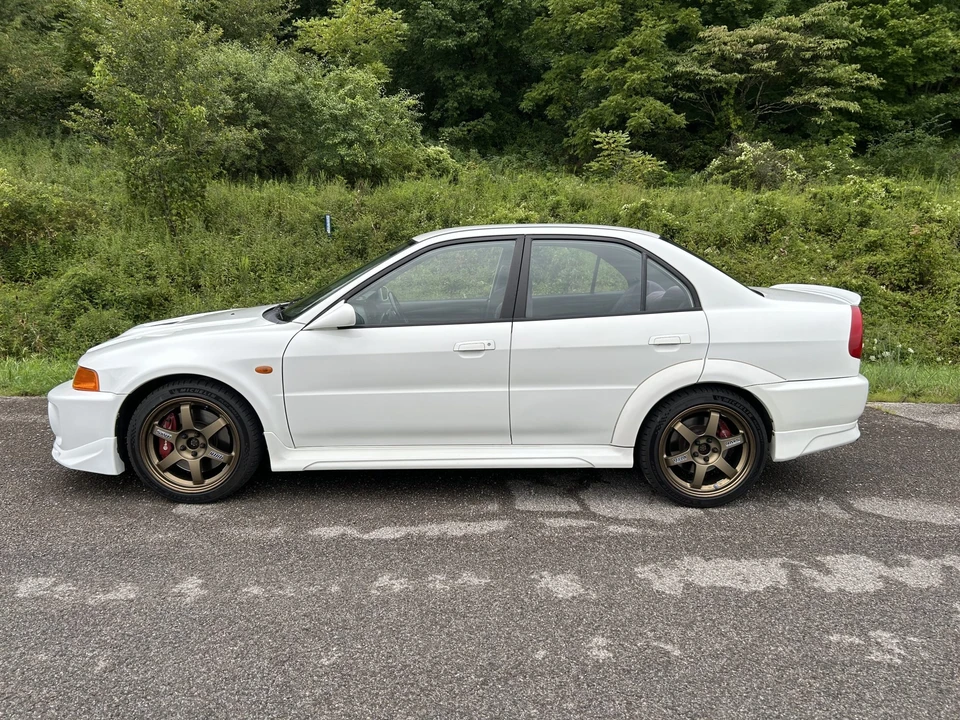 1998 Mitsubishi Lancer Evolution V 6th Gen - Image 23 of 31