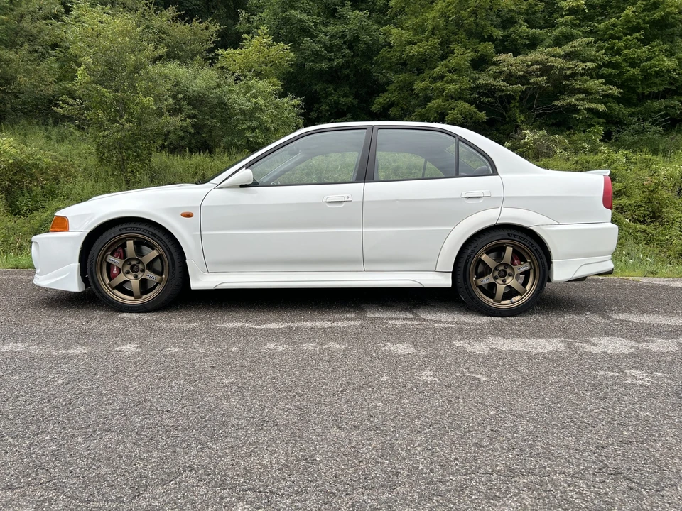 1998 Mitsubishi Lancer Evolution V 6th Gen - Image 26 of 31