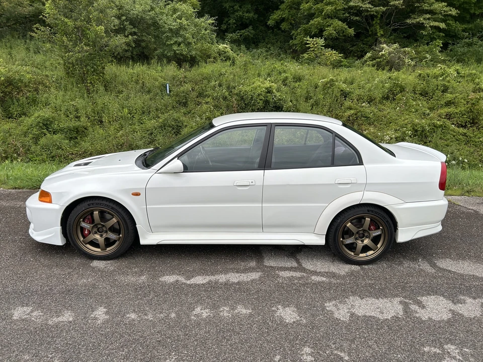 1998 Mitsubishi Lancer Evolution V 6th Gen - Image 21 of 31