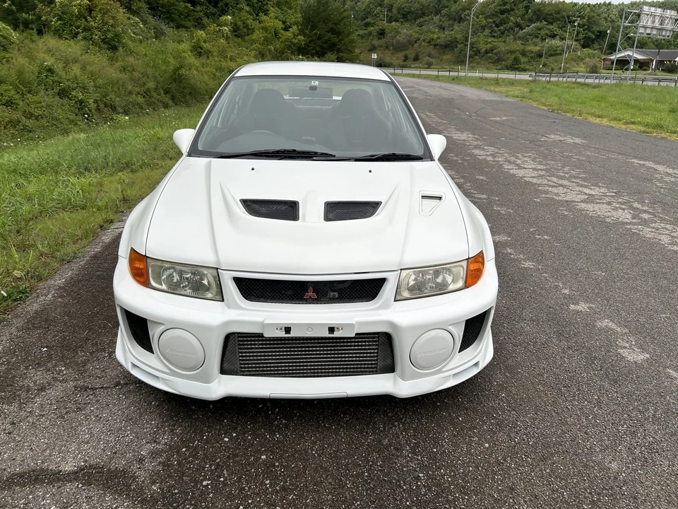 1998 Mitsubishi Lancer Evolution V 6th Gen - Image 7 of 31