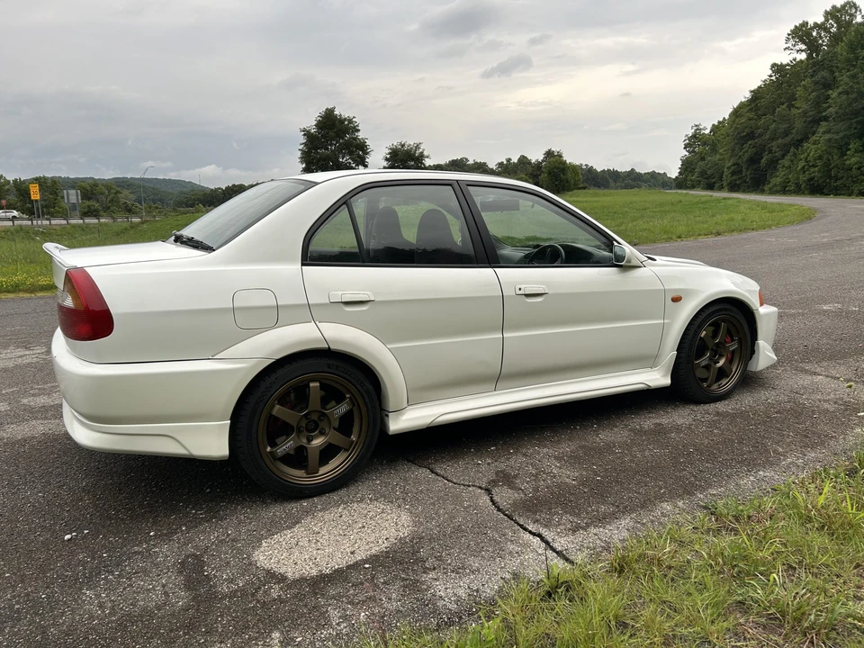 1998 Mitsubishi Lancer Evolution V 6th Gen - Image 16 of 31