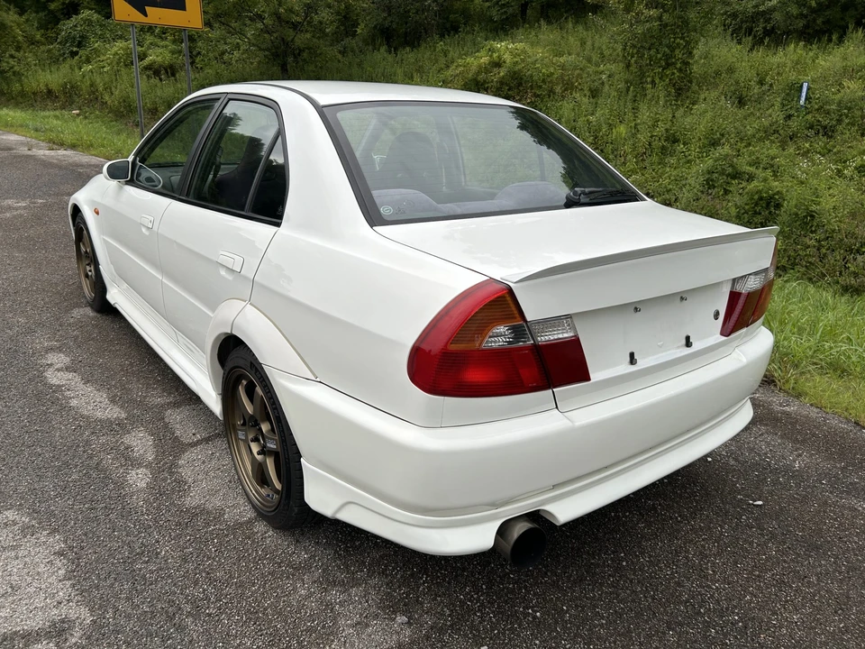 1998 Mitsubishi Lancer Evolution V 6th Gen - Image 18 of 31
