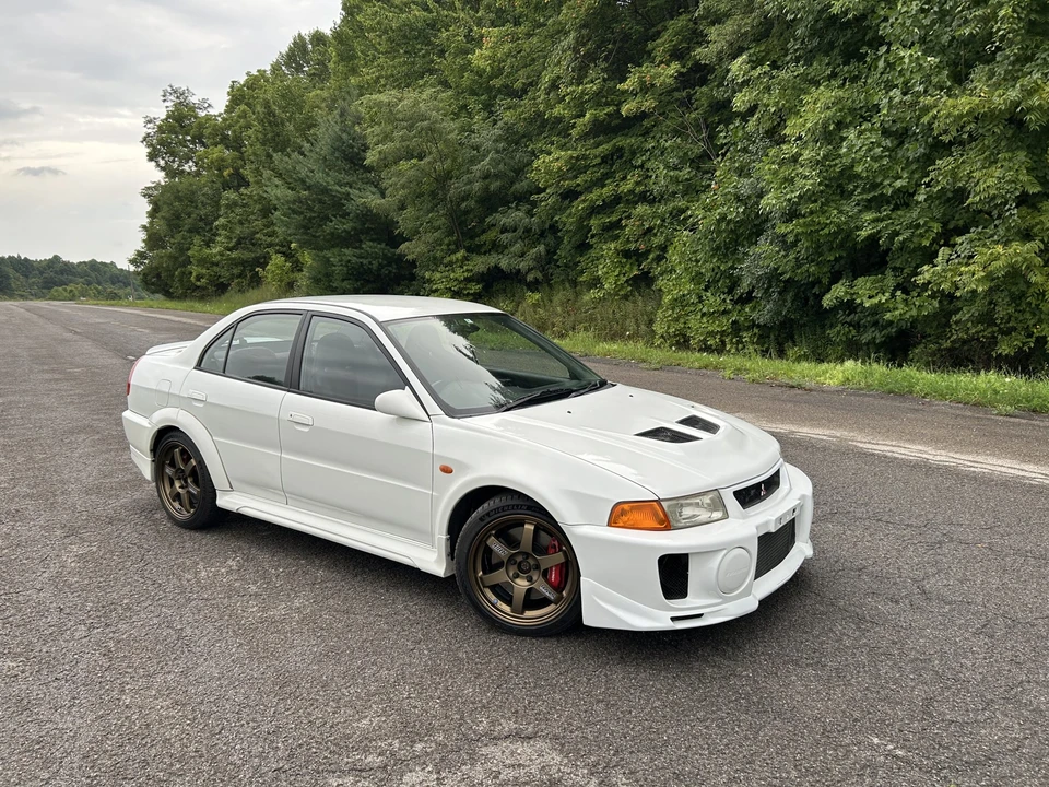 1998 Mitsubishi Lancer Evolution V 6th Gen - Image 11 of 31