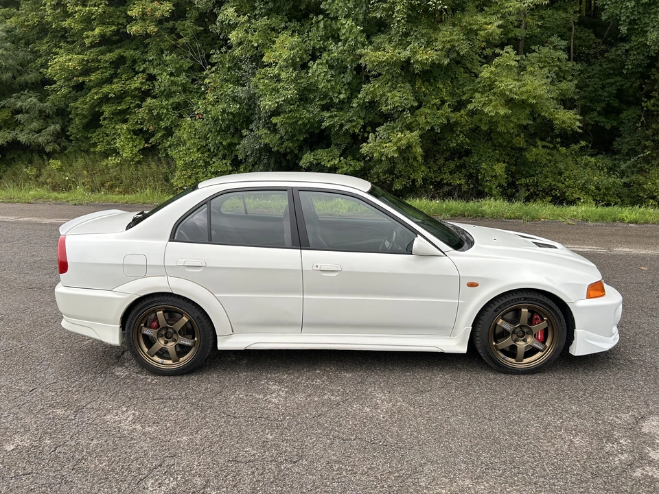 1998 Mitsubishi Lancer Evolution V 6th Gen - Image 15 of 31