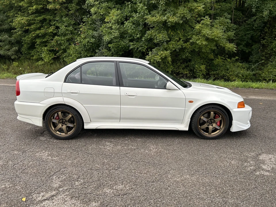 1998 Mitsubishi Lancer Evolution V 6th Gen - Image 13 of 31