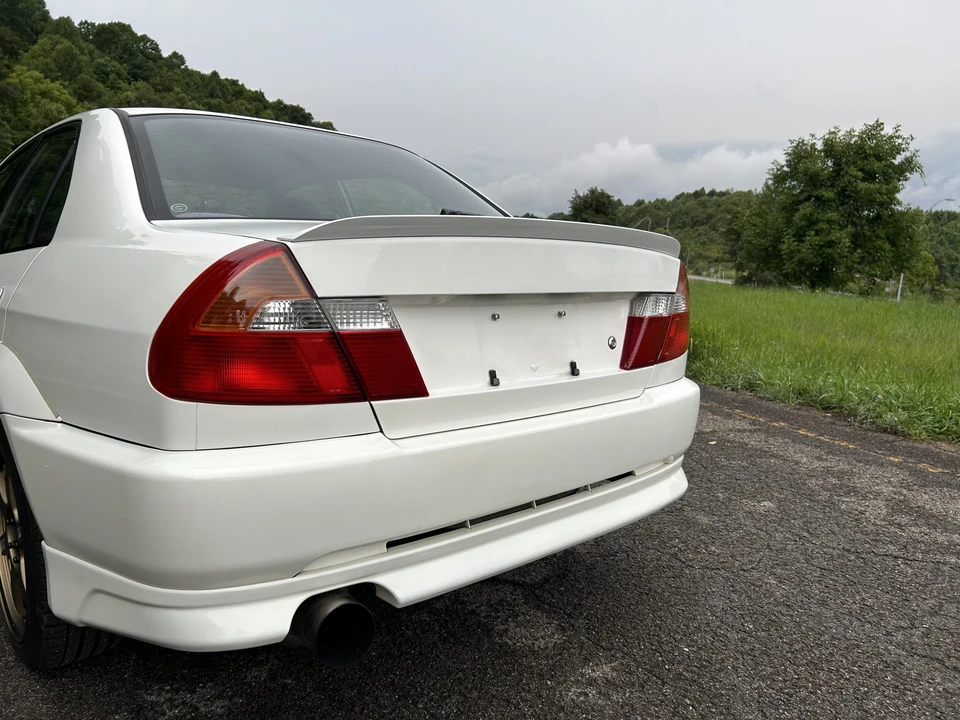 1998 Mitsubishi Lancer Evolution V 6th Gen - Image 29 of 31