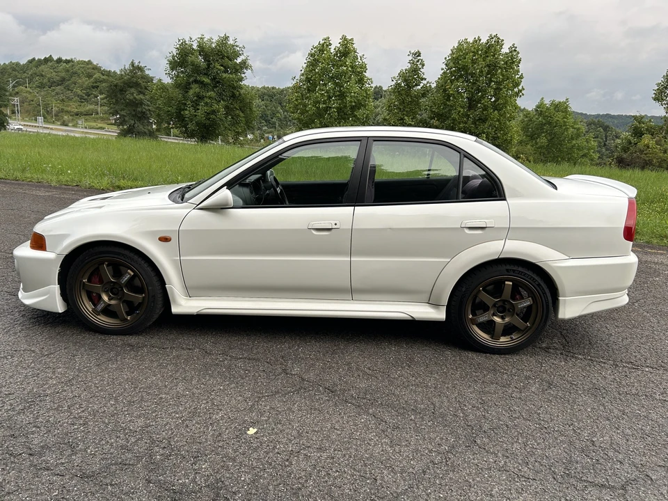 1998 Mitsubishi Lancer Evolution V 6th Gen - Image 20 of 31