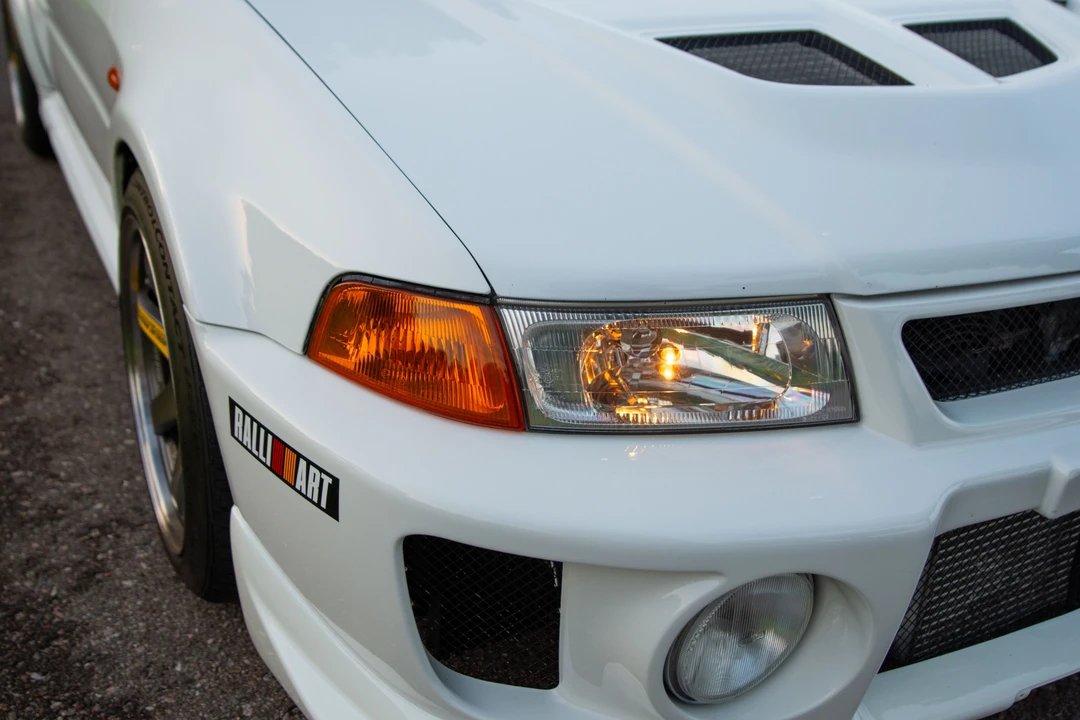 1998 Mitsubishi Lancer Evolution V 6th Gen - Image 21 of 31