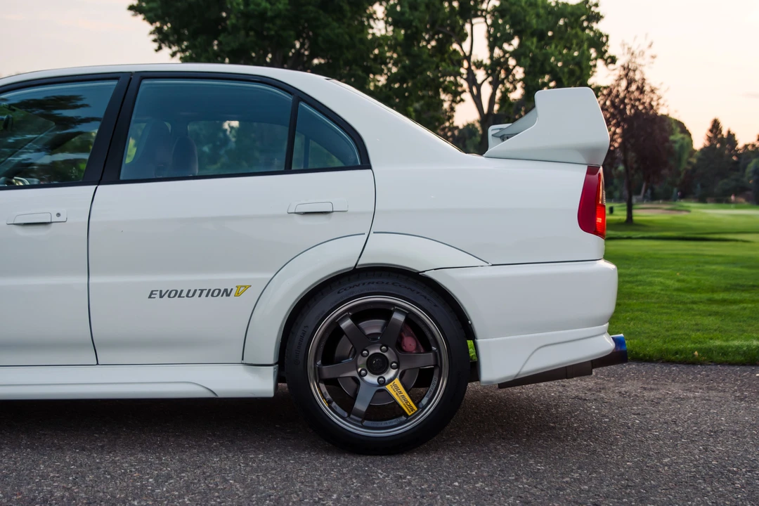 1998 Mitsubishi Lancer Evolution V 6th Gen - Image 14 of 31