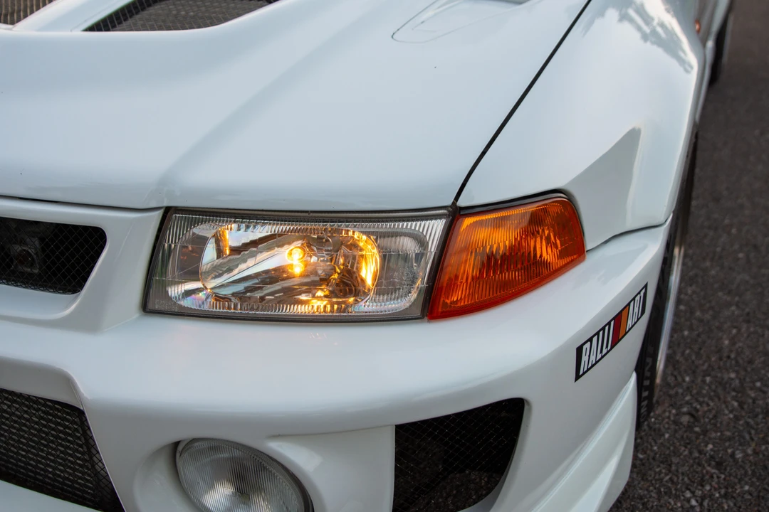 1998 Mitsubishi Lancer Evolution V 6th Gen - Image 22 of 31
