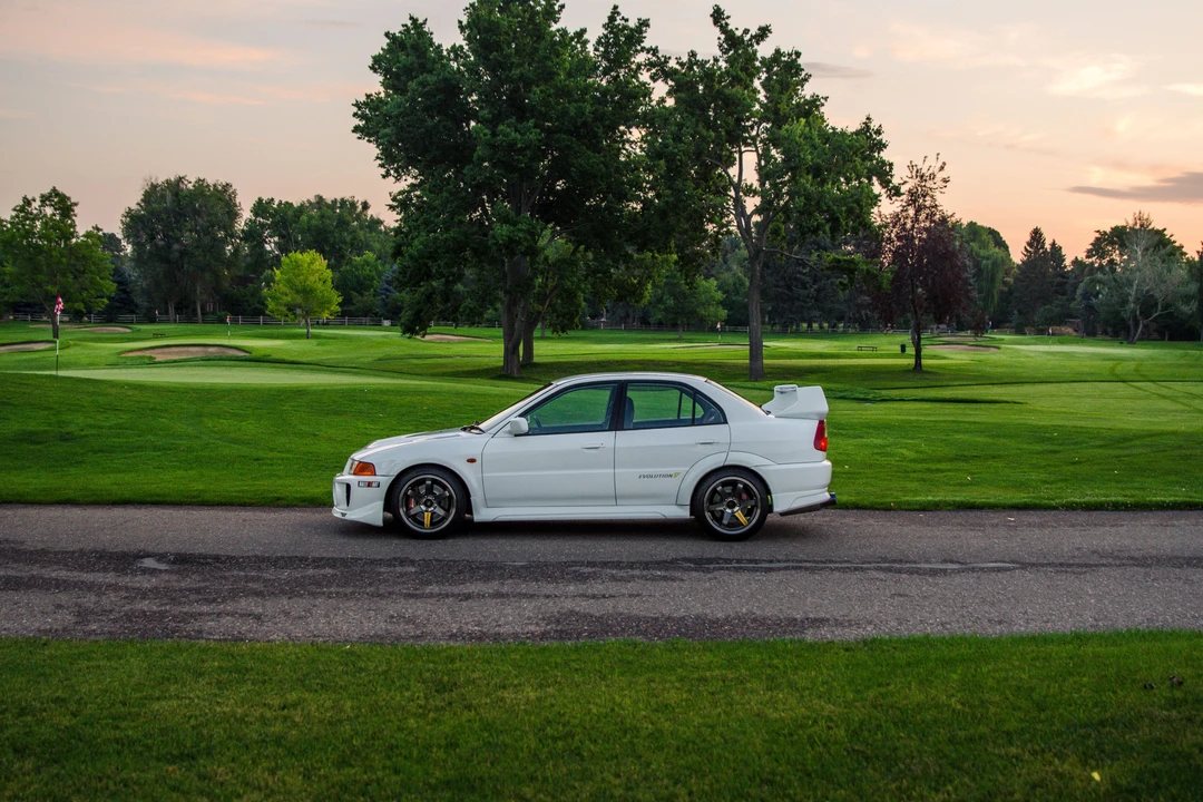 1998 Mitsubishi Lancer Evolution V 6th Gen - Image 11 of 31