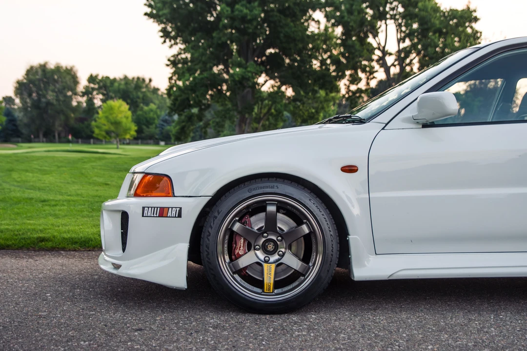 1998 Mitsubishi Lancer Evolution V 6th Gen - Image 15 of 31