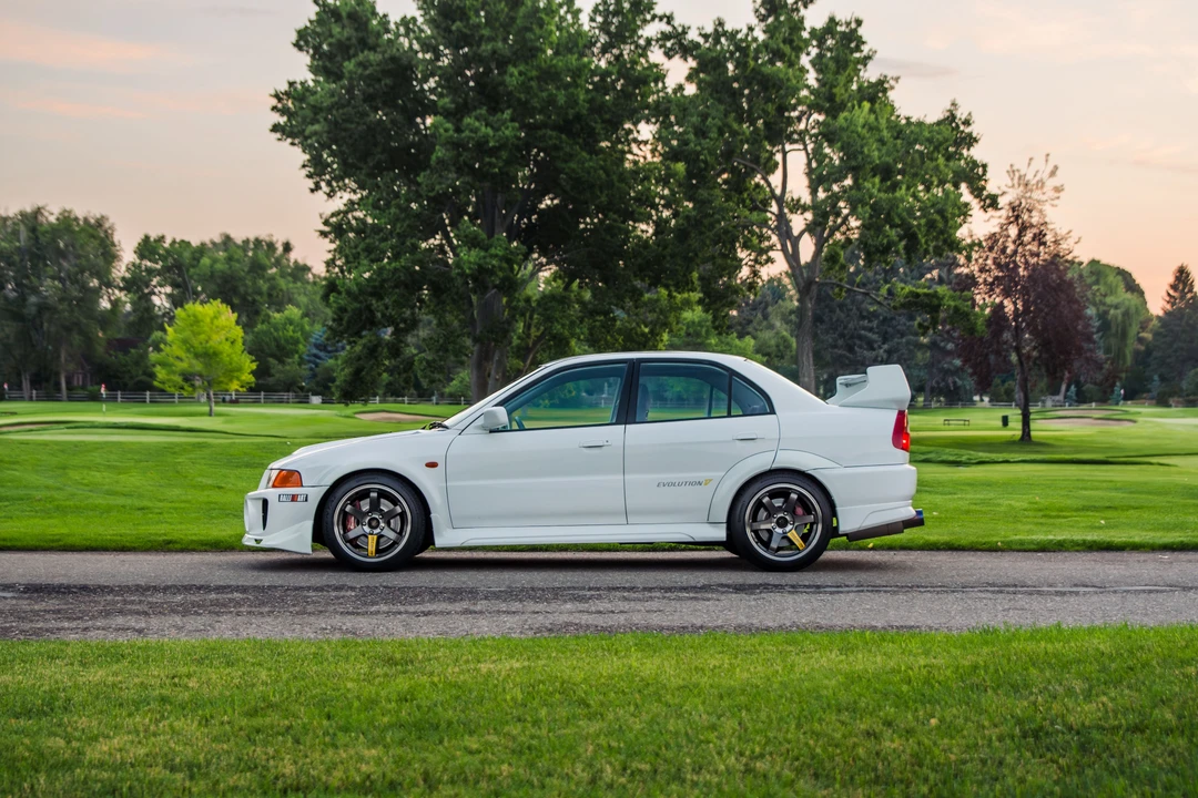 1998 Mitsubishi Lancer Evolution V 6th Gen - Image 10 of 31