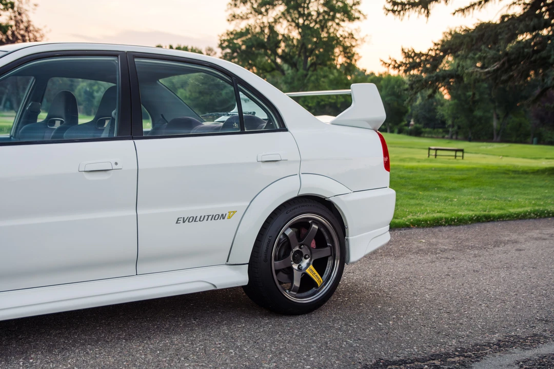 1998 Mitsubishi Lancer Evolution V 6th Gen - Image 16 of 31