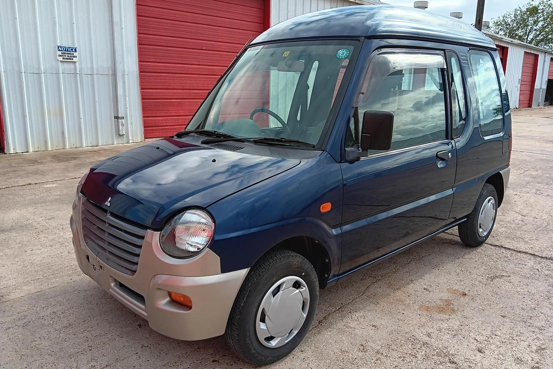 1998 Mitsubishi Toppo 2nd Gen - Image 7 of 31