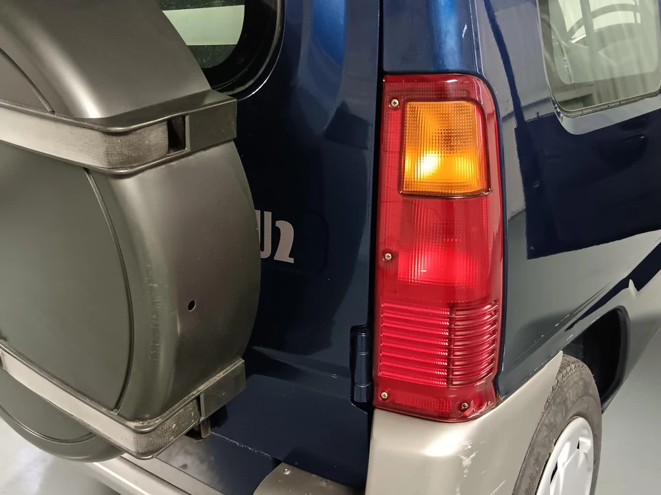 1998 Mitsubishi Toppo 2nd Gen - Image 23 of 31
