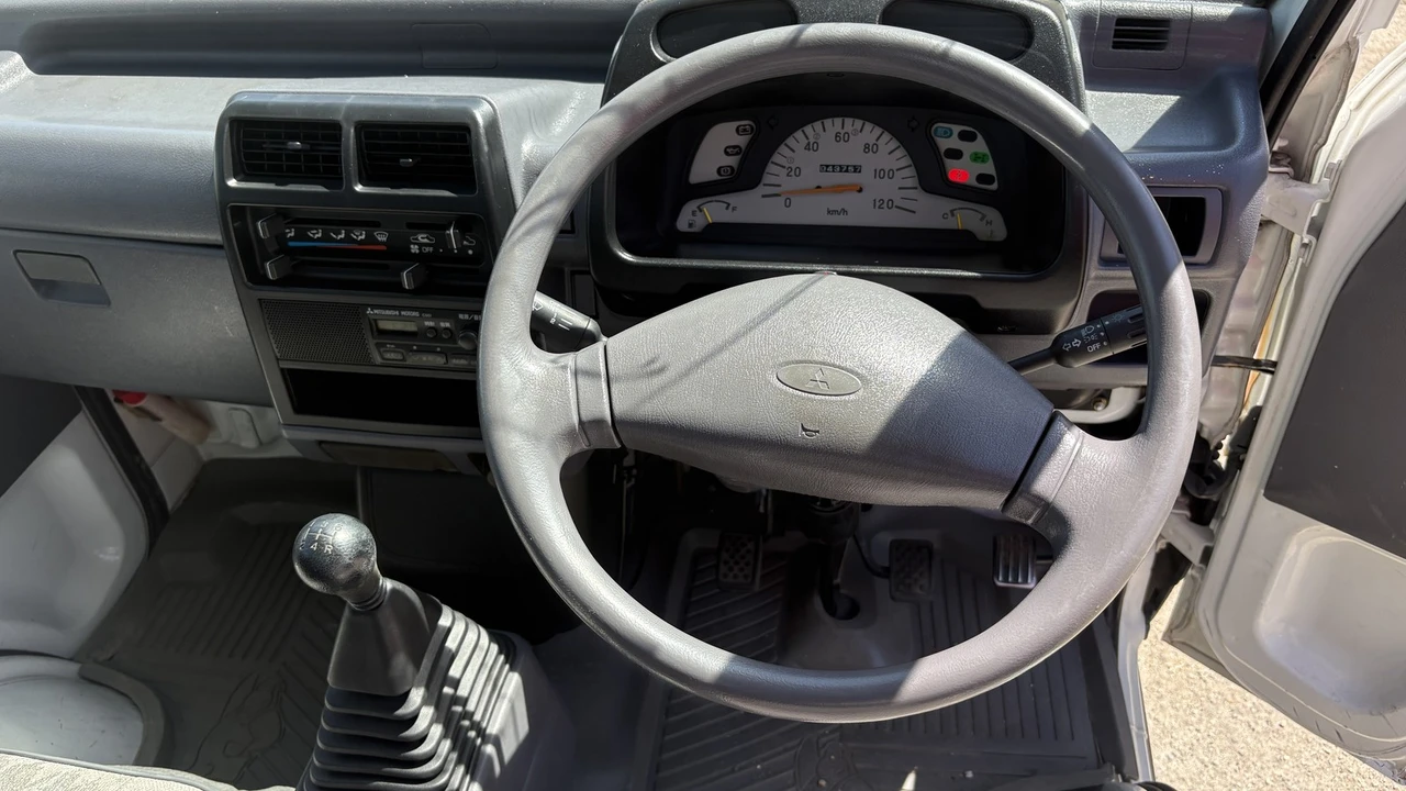 1998 Mitsubishi Minicab 5th Gen - Image 13 of 31