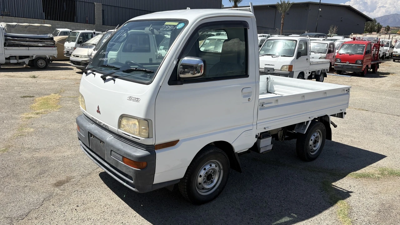 1998 Mitsubishi Minicab 5th Gen - Image 3 of 31