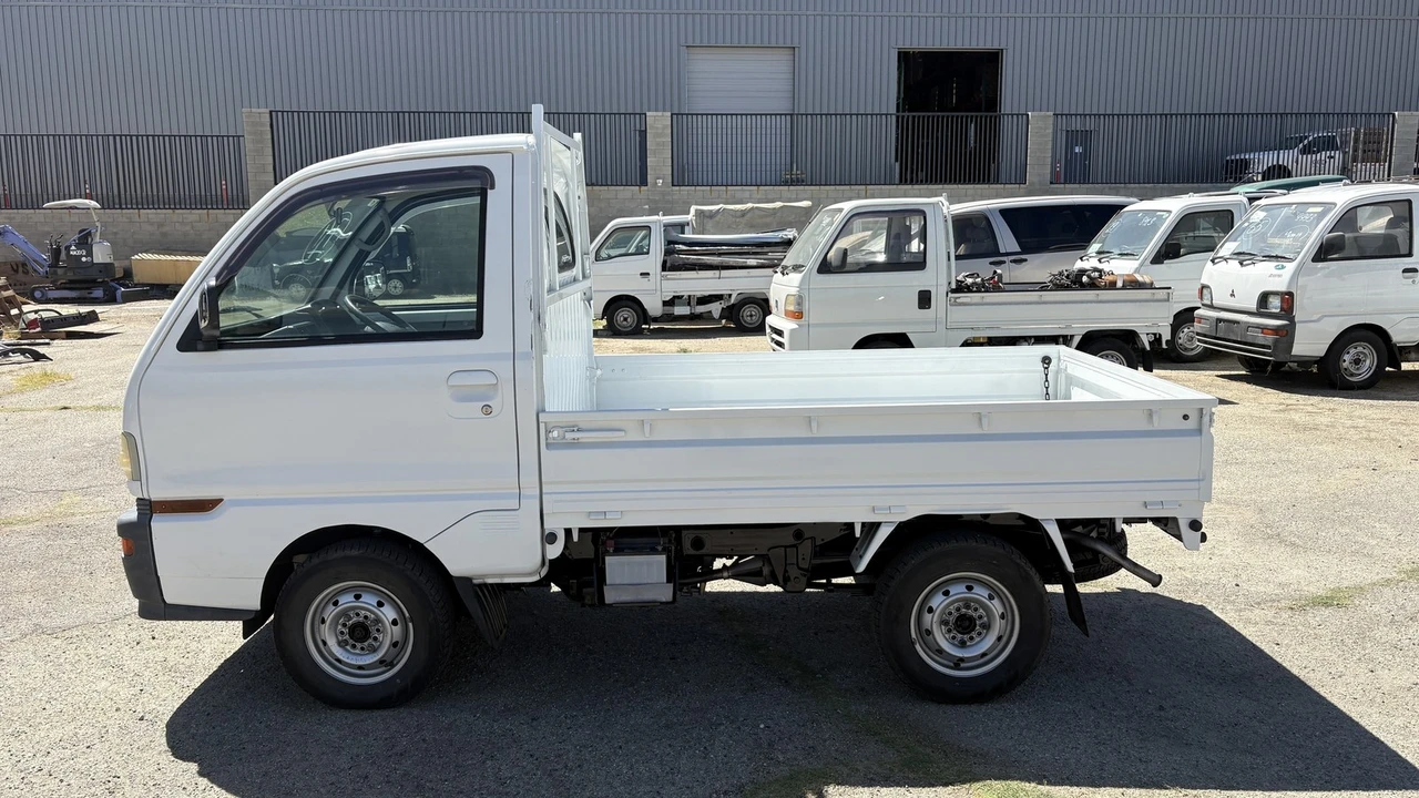 1998 Mitsubishi Minicab 5th Gen - Image 4 of 31
