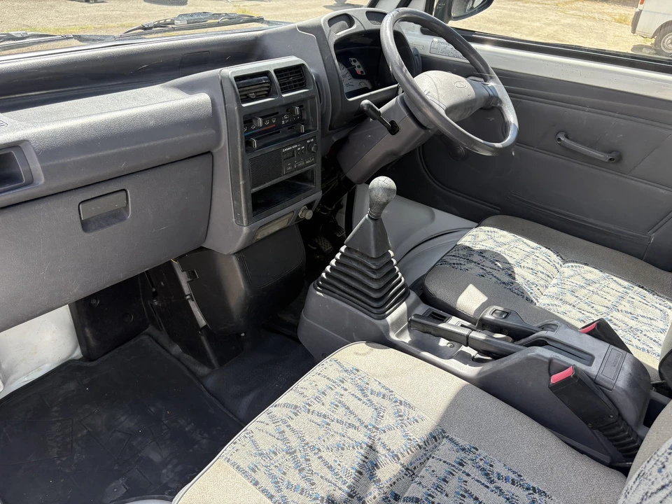 1998 Mitsubishi Minicab 5th Gen - Image 24 of 31
