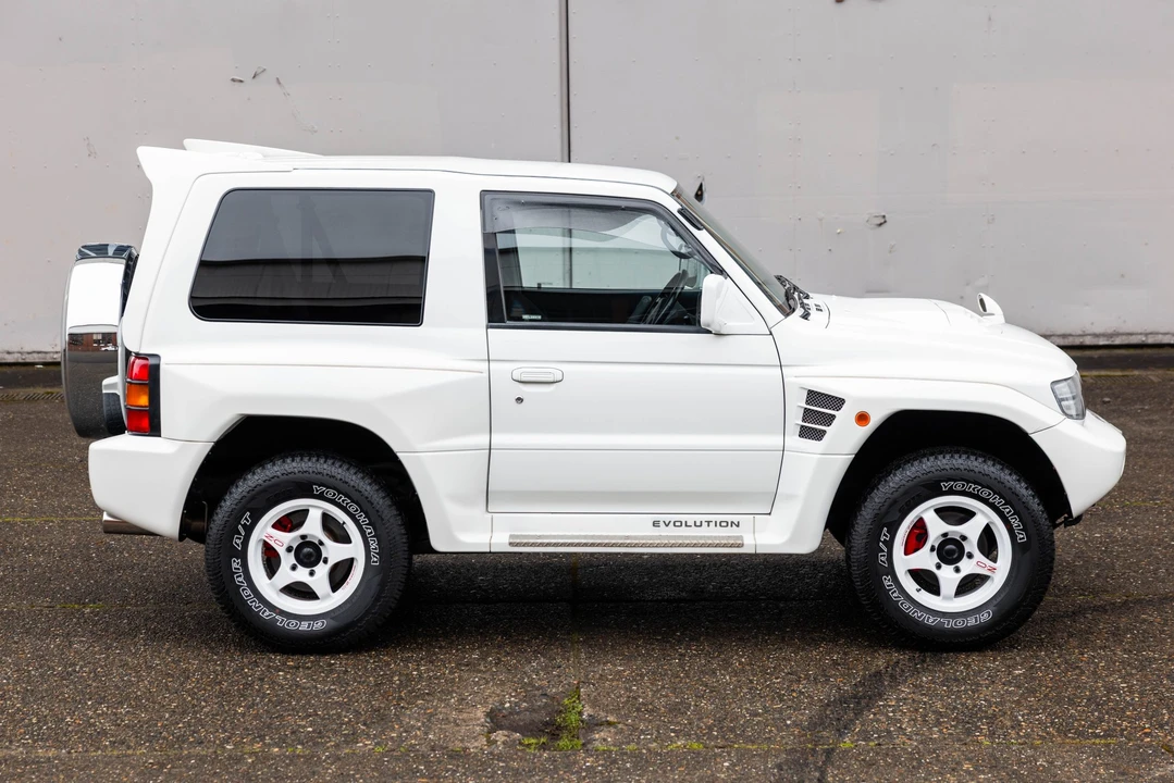 1998 Mitsubishi Pajero/Montero 2nd Gen - Image 23 of 31