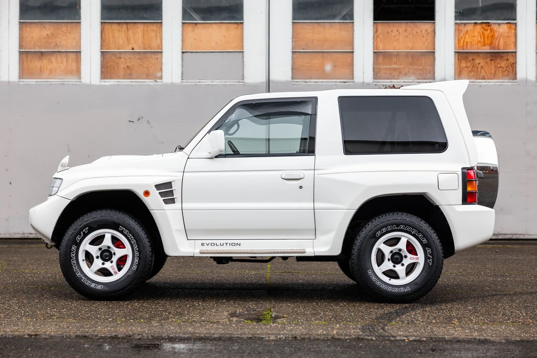 1998 Mitsubishi Pajero/Montero 2nd Gen - Image 11 of 31