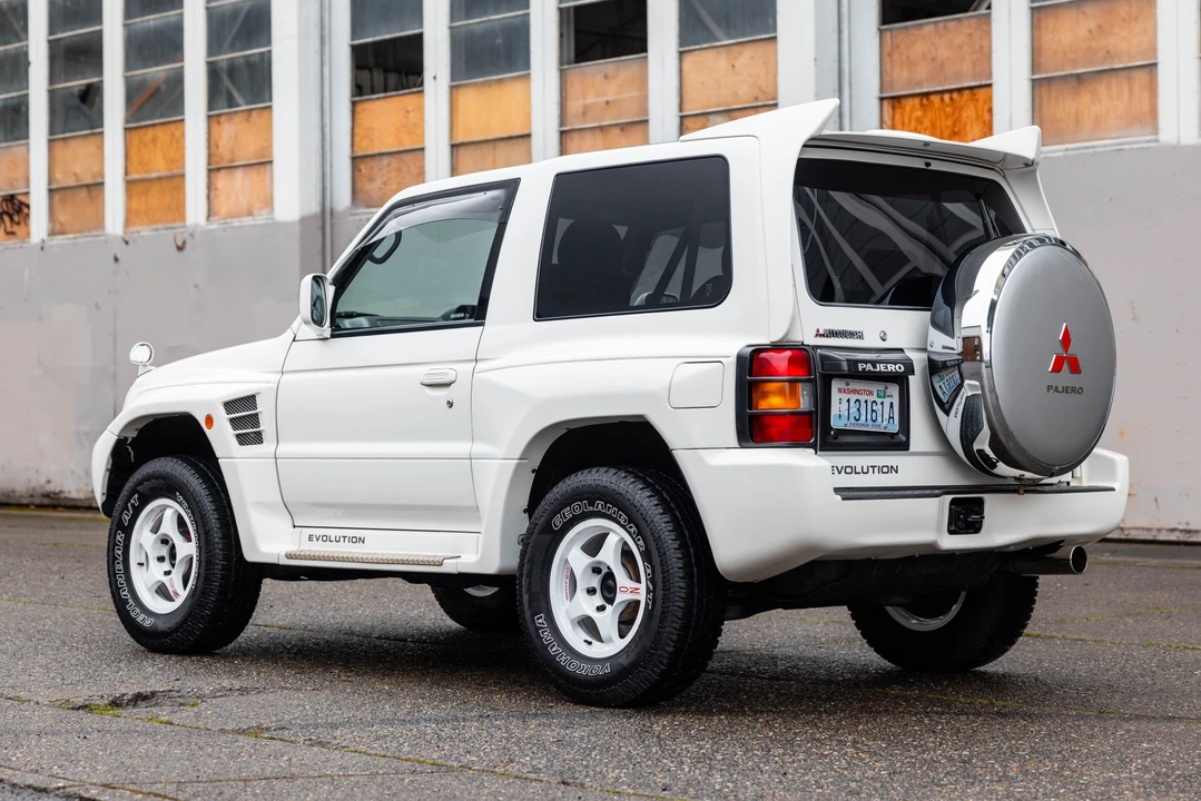 1998 Mitsubishi Pajero/Montero 2nd Gen - Image 12 of 31