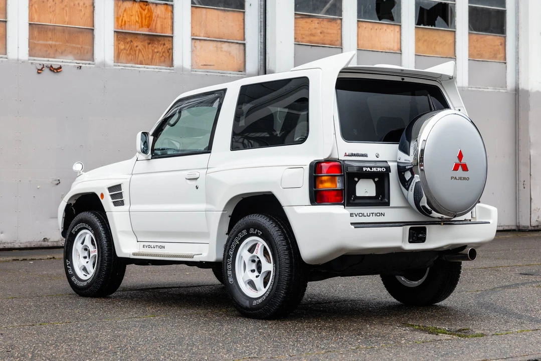 1998 Mitsubishi Pajero/Montero 2nd Gen - Image 14 of 31