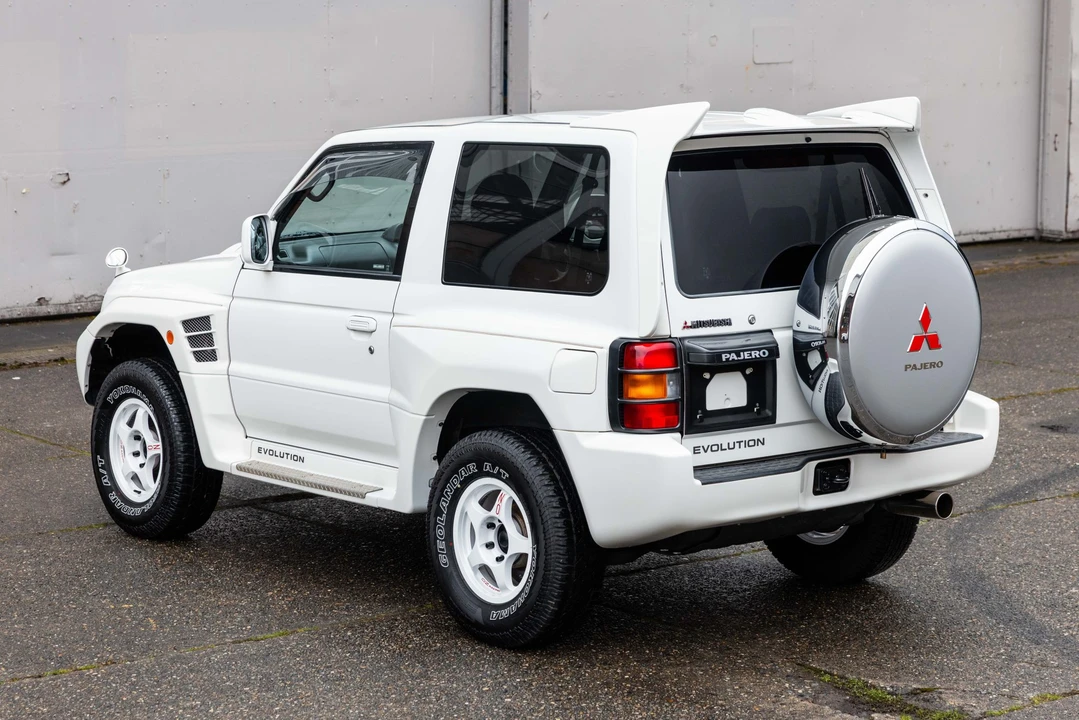 1998 Mitsubishi Pajero/Montero 2nd Gen - Image 15 of 31