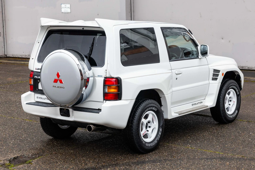 1998 Mitsubishi Pajero/Montero 2nd Gen - Image 19 of 31