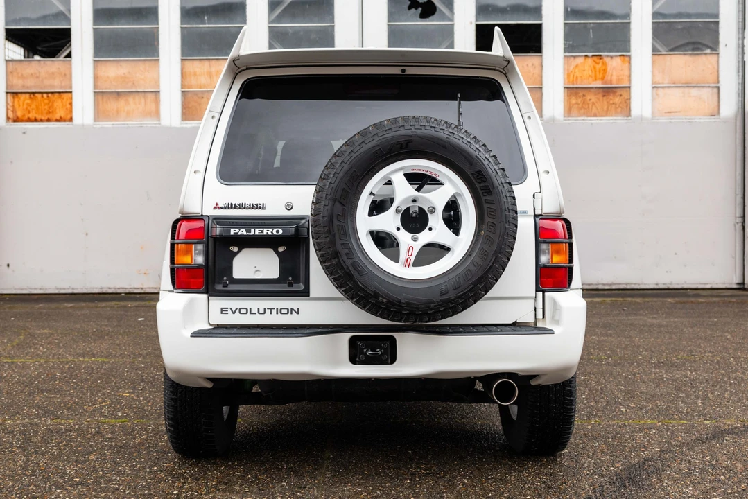 1998 Mitsubishi Pajero/Montero 2nd Gen - Image 17 of 31