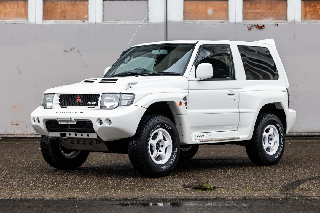 1998 Mitsubishi Pajero/Montero 2nd Gen - Image 4 of 31