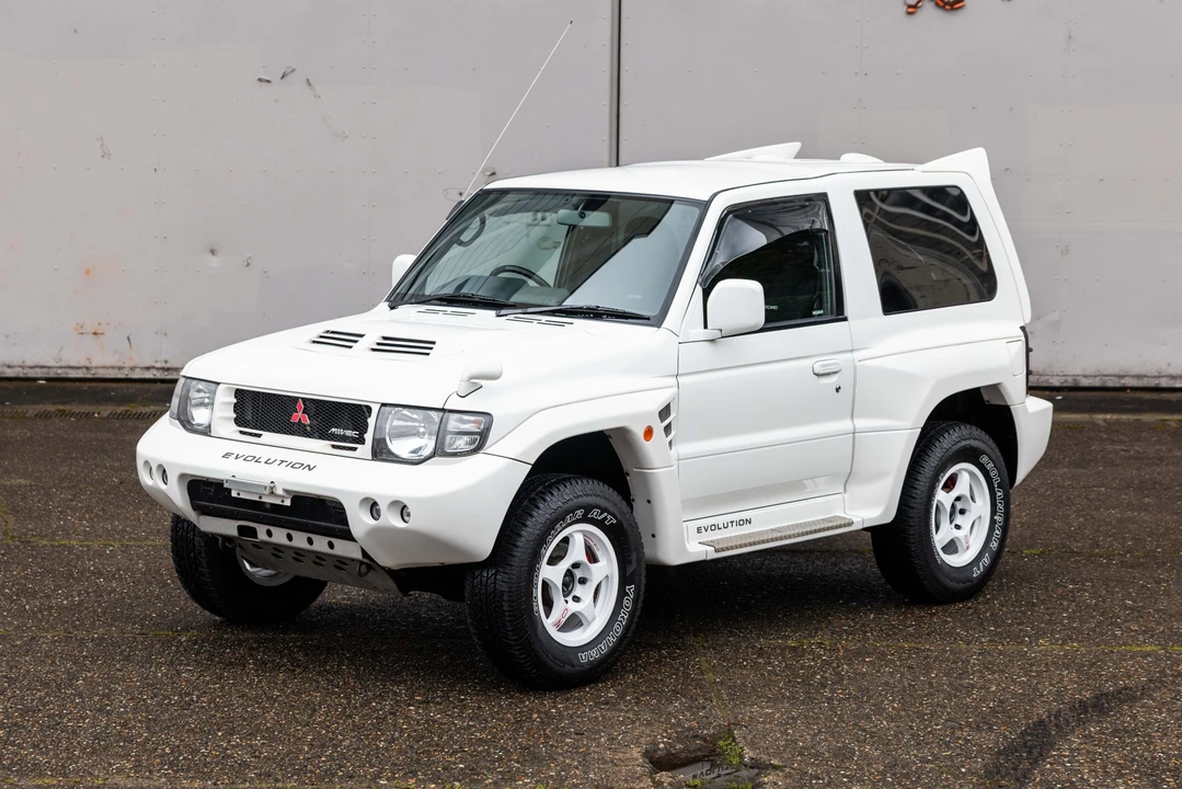 1998 Mitsubishi Pajero/Montero 2nd Gen - Image 6 of 31