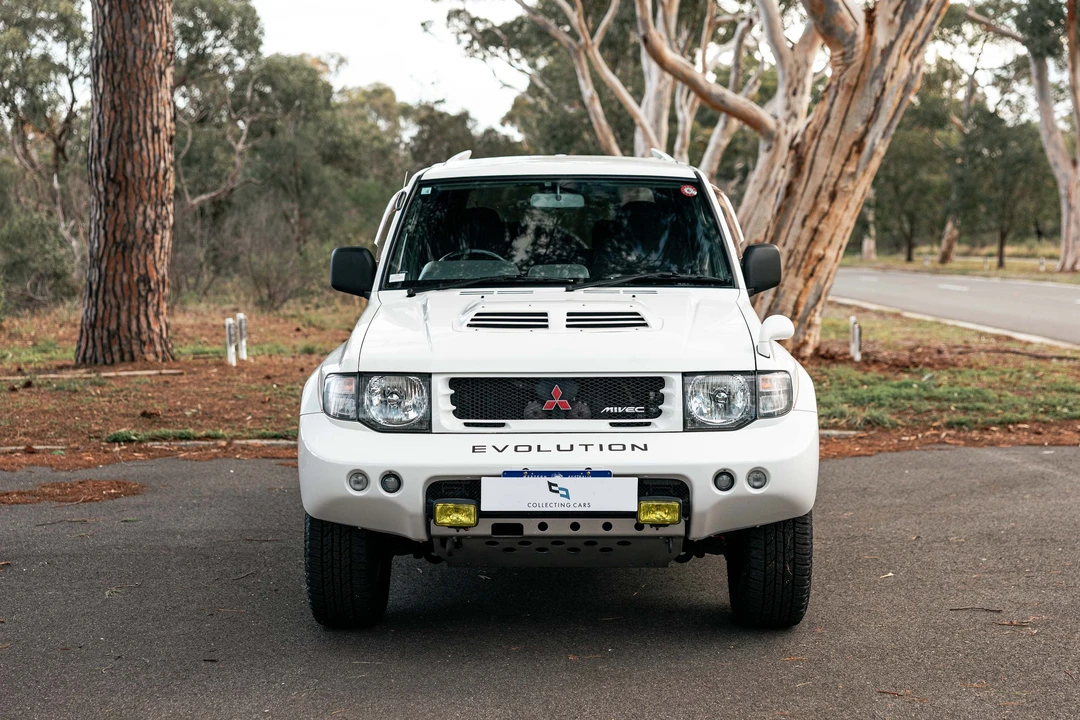 1998 Mitsubishi Pajero/Montero 2nd Gen - Image 10 of 31