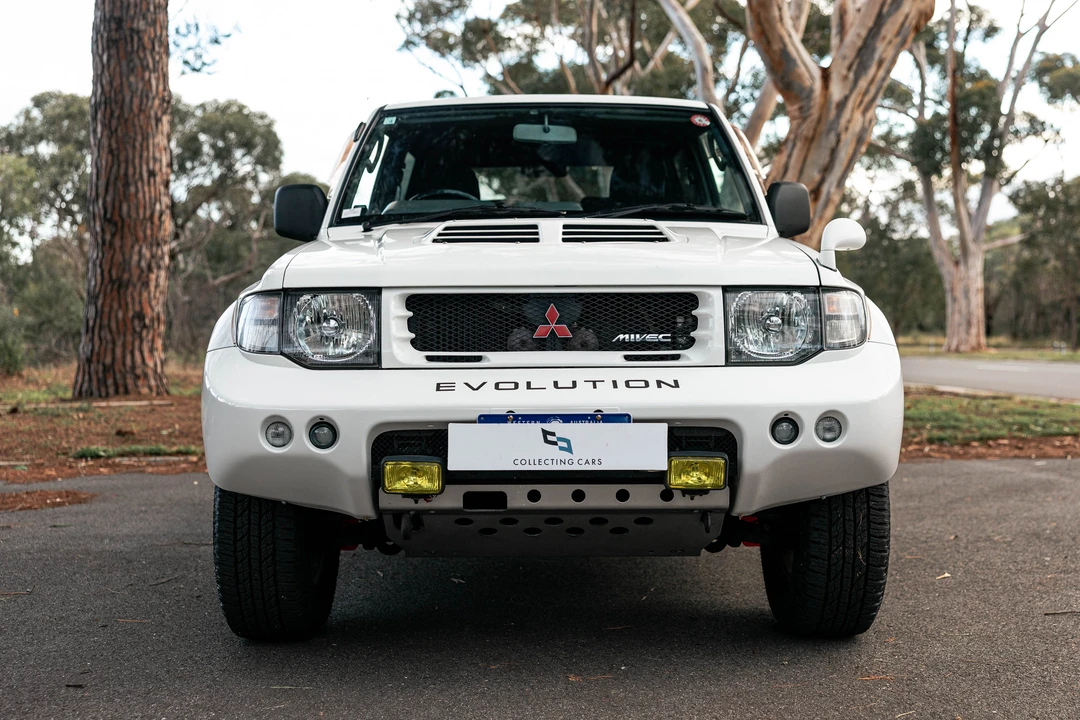 1998 Mitsubishi Pajero/Montero 2nd Gen - Image 2 of 31