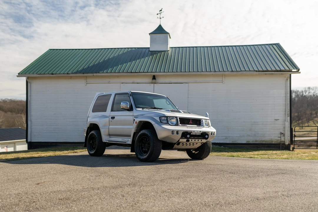 1998 Mitsubishi Pajero/Montero 2nd Gen - Image 10 of 31